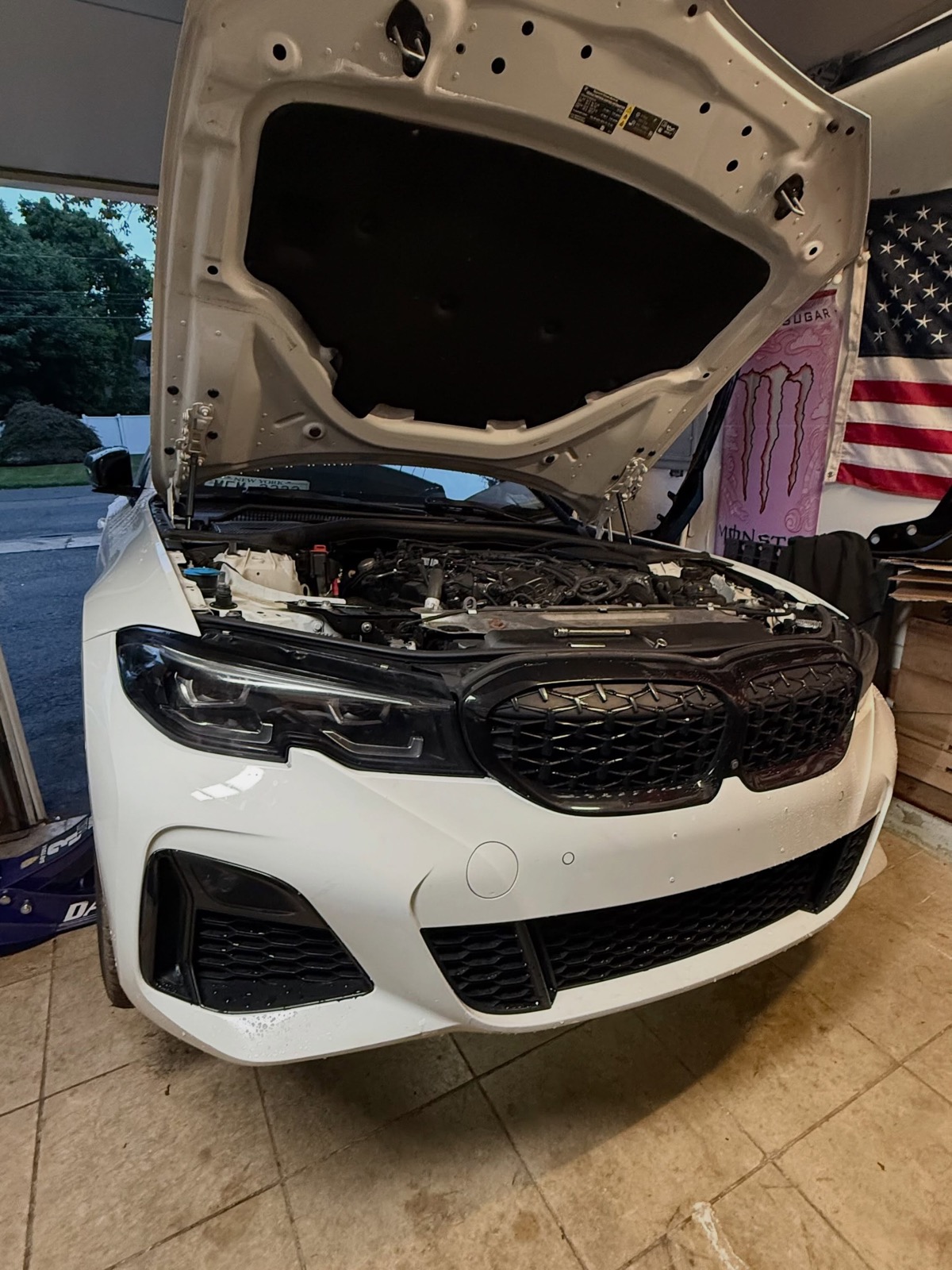 White BMW 3 Series front